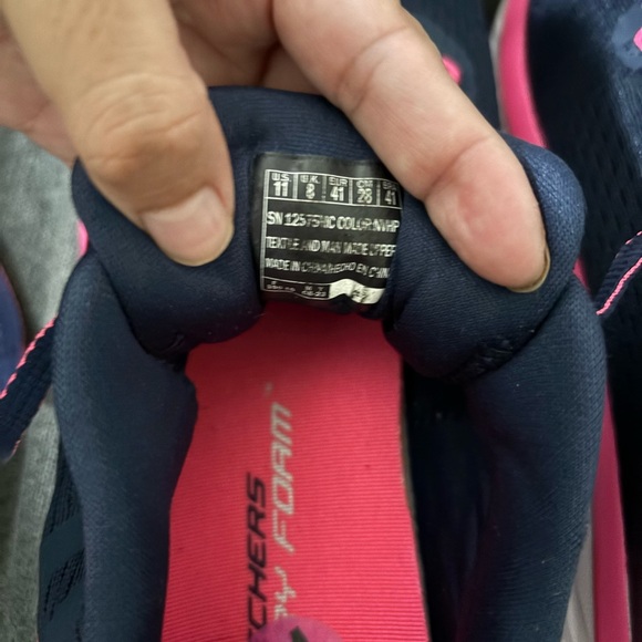 Sketchers Memory foam shoes size 11 - Picture 5 of 6